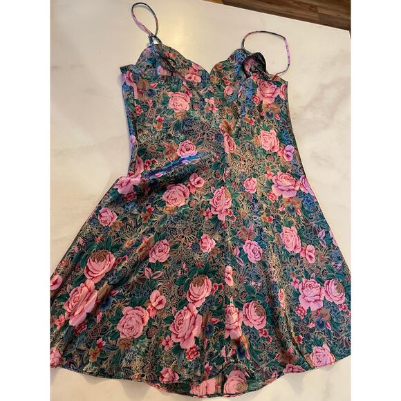 Vintage Gold Label Victoria Secret Slip - Picture 4 of 4